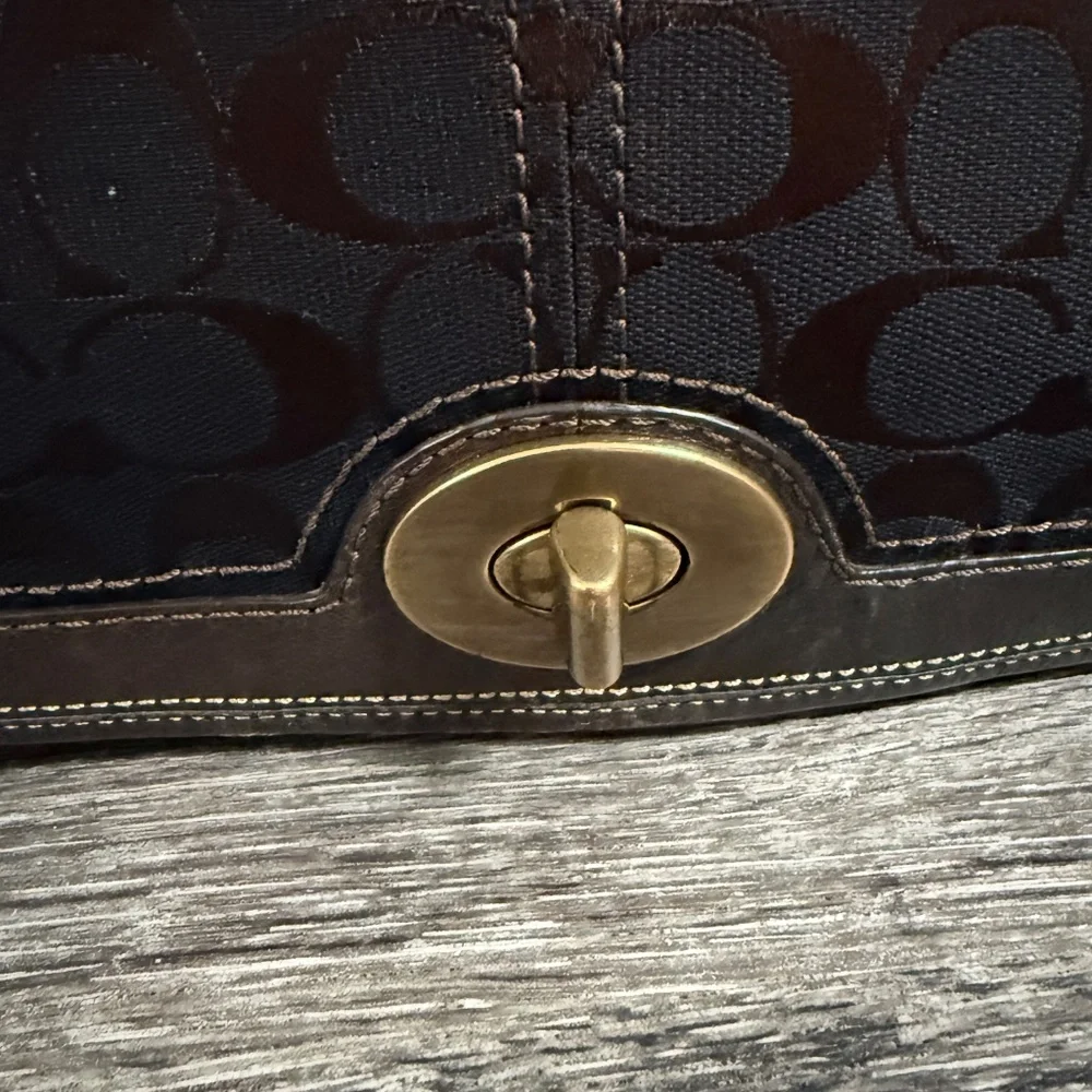 VINTAGE COACH CHOCOLATE BROWN SADDLE BAG
